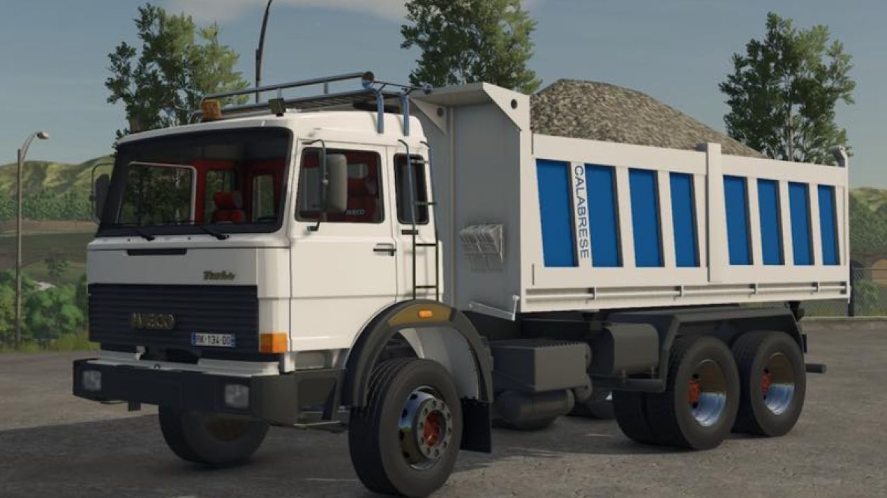 Iveco-6×2-6×4-V10.jpg